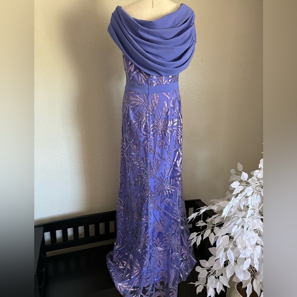 Stunning dress periwinkle color with sequins by TADASHI SHOJI size 10 worn once - Picture 3 of 14
